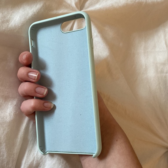 Merkury Hard Silicone iPhone 7+ Phone Case - Picture 3 of 3